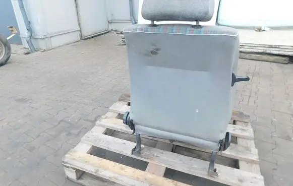 Volkswagen Golf II Front passenger seat 190153
