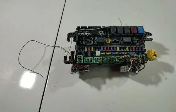 Fuse box set