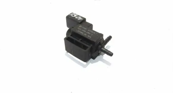 Volkswagen Golf V Turbo solenoid valve 037906283C
