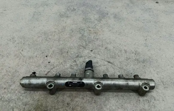 KIA Sorento Fuel main line pipe 