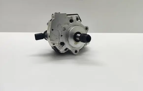 BMW 5 E60 E61 Fuel injection high pressure pump 7788678 0445010073 964874
