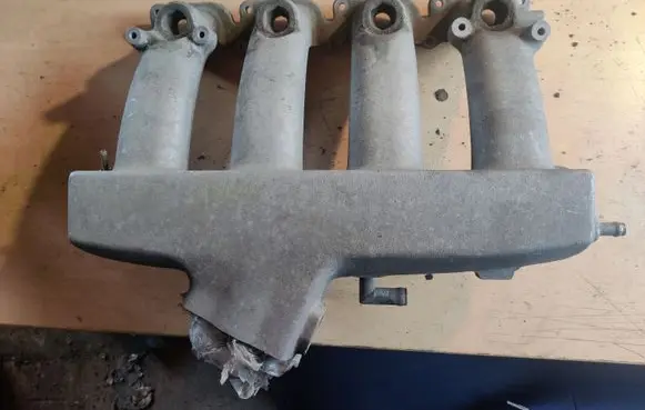 Audi A4 S4 B7 8E 8H Intake manifold 06B133223T