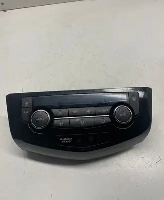 Nissan X-Trail T32 Interior fan control switch 275004EA0A