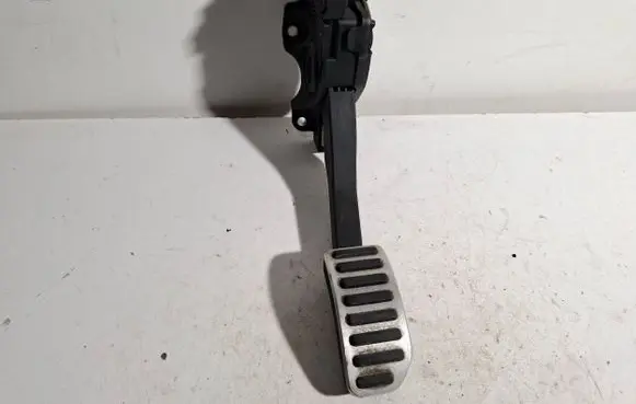 Volvo V60 Accelerator throttle pedal 31329374