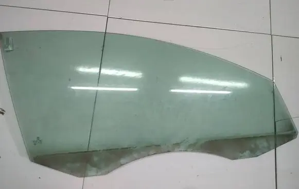 Volkswagen PASSAT B6 Front door window glass four-door AS2