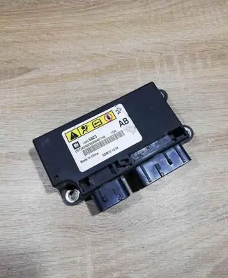 Chevrolet Cruze Airbag control unit/module 13505823