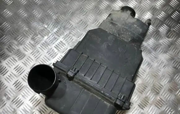 Peugeot 206 Air filter box 9628427080 9628426980