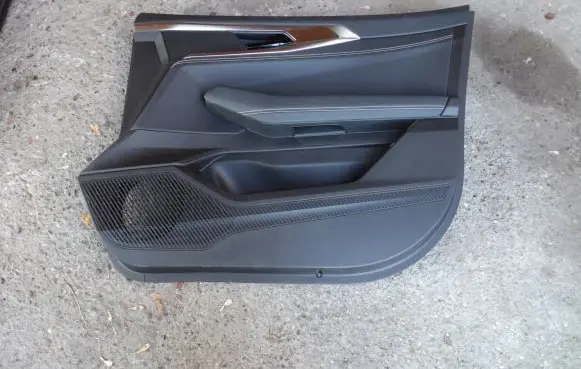 Renault Austral Front door card panel trim