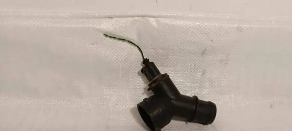 Volkswagen Golf V Engine coolant pipe/hose 1K0122291AE