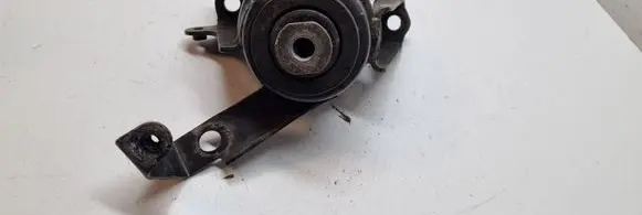 Engine mount bracket