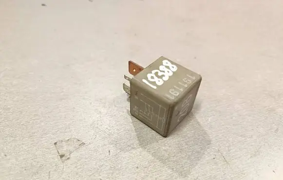Audi A8 S8 D2 4D Other relay 8A0951253B 899578