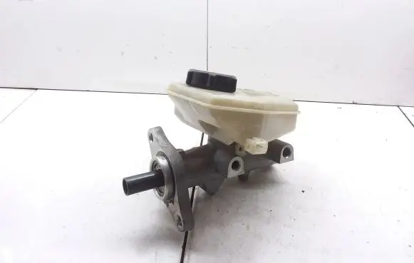 Master brake cylinder