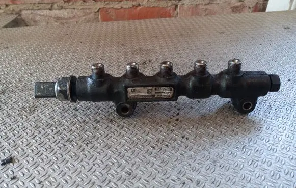 Citroen C4 I Fuel main line pipe 9654592680
