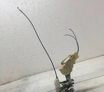 Toyota Yaris Verso Rear door lock
