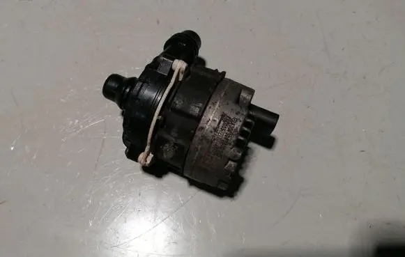 Mercedes-Benz Vito Viano W447 Electric auxiliary coolant/water pump A0005003800