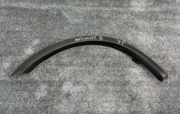 Mitsubishi Outlander Rear arch trim 7407A304-2 L730