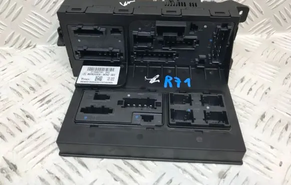 Mercedes-Benz CLS C219 Fuse module 2115457701