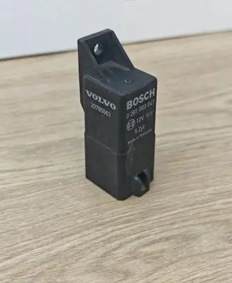 Volvo XC90 Glow plug pre-heat relay 30785663 0281003047