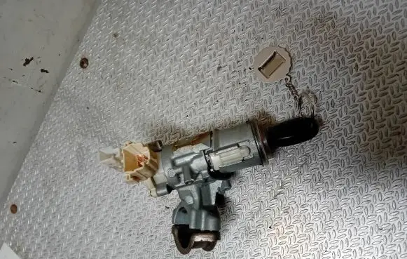 Toyota RAV 4 (XA20) Ignition lock 8978352040 F17J25G9856 8965352040