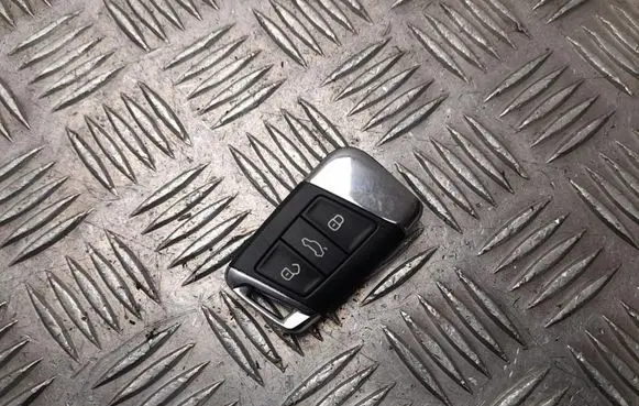 Volkswagen PASSAT B8 Ignition key/card 3G0959752CG