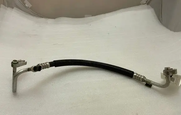 Jeep Grand Cherokee Air conditioning (A/C) pipe/hose 68161179AB