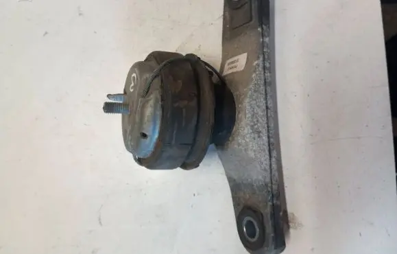 Volvo V40 Engine mount bracket 31359635