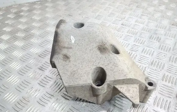 Seat Ibiza III (6L) Engine mounting bracket 045199207