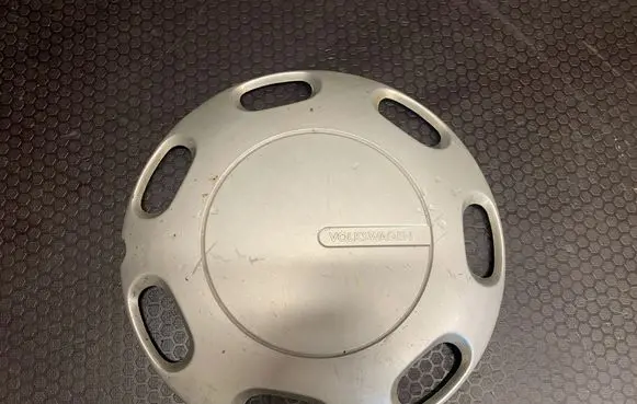 Volkswagen PASSAT B3 R14 wheel hub/cap/trim 164001 3A0601149