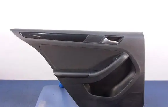 Volkswagen Jetta VI Door card panel trim set 