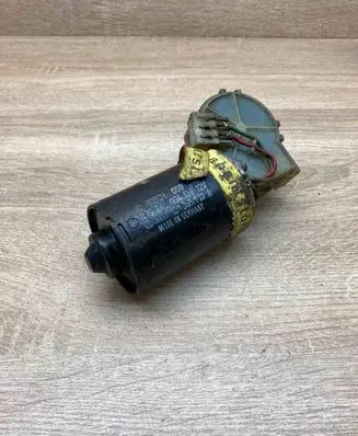 Volkswagen Golf II Wiper motor 191955113A 0390241094