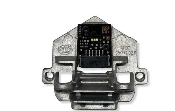 Audi A6 S6 C7 4G Headlight/headlamp bulb 19577702R