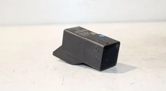 Peugeot 308 Glow plug pre-heat relay 9803299780