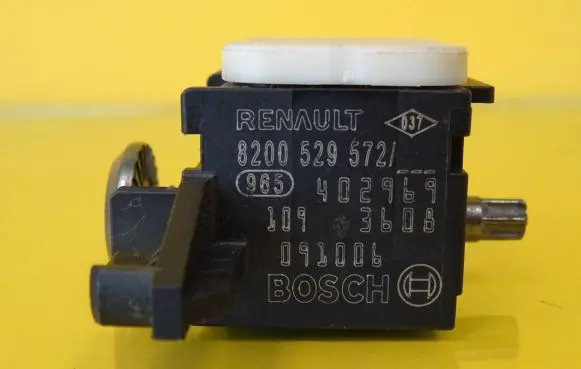 Renault Clio II Airbag deployment crash/impact sensor 8200529572