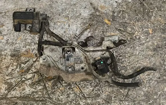Toyota Auris 150 Turbo solenoid valve 258190R011