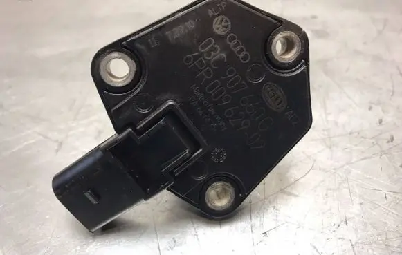 Skoda Octavia Mk3 (5E) Oil level sensor 03C907660G