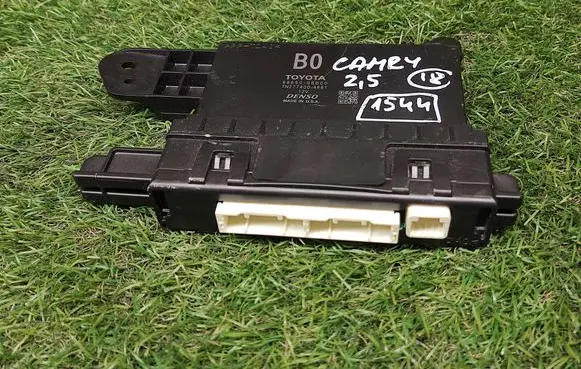 Toyota Camry VIII XV70 Air conditioning/heating control unit 8865006B00 TN2774004681