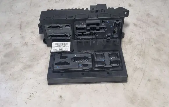 Mercedes-Benz E W211 SAM control unit 2115457101