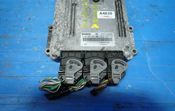 Renault Laguna III Engine control unit/module 8200726880 8200848407 0281014354