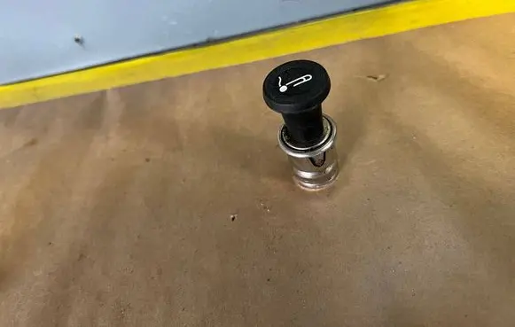 Opel Commodore A Cigarette lighter 