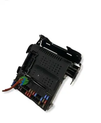 Volvo XC70 Fuse module 30728542 05W362 12243779