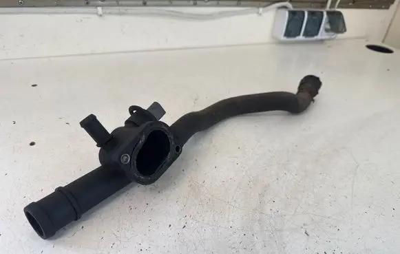 Volkswagen Caddy Thermostat/thermostat housing 