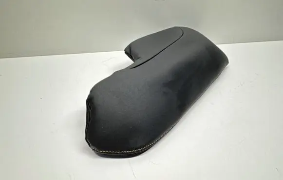 Volvo V50 Rear seat side bottom trim 1471517-20 039888108 12DALP1X0FFB