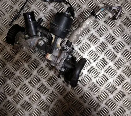Mercedes-Benz A W176 Water pump A2700700501