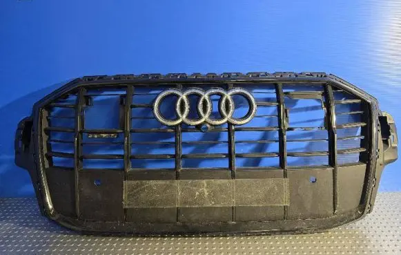 Audi Q7 4M Front grill 4M0853651AJ 4M0853653A