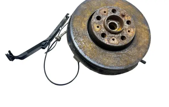 Volvo V70 Front wheel hub 9461944