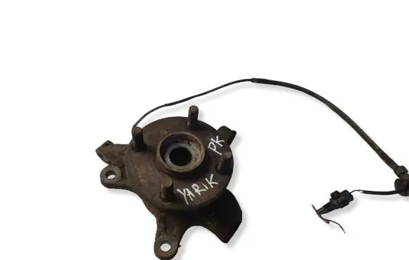 Toyota Yaris Front wheel hub 