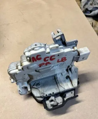 Audi A6 S6 C6 4F Front door lock 4F2837016