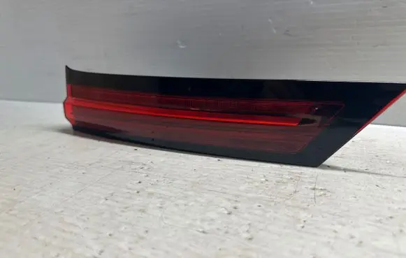 Volvo S90, V90 Tailgate rear/tail lights 31108930
