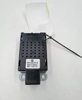 Volkswagen Golf VI Aerial antenna amplifier 5M0035570B