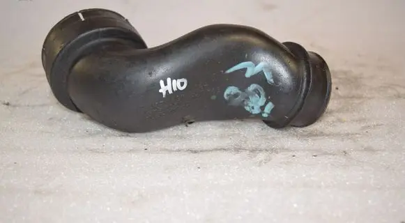 Mercedes-Benz C W203 Air intake hose/pipe A2710901437